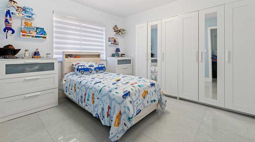 Small Image of 7029 WEST 29TH WAY, Hialeah Number 9