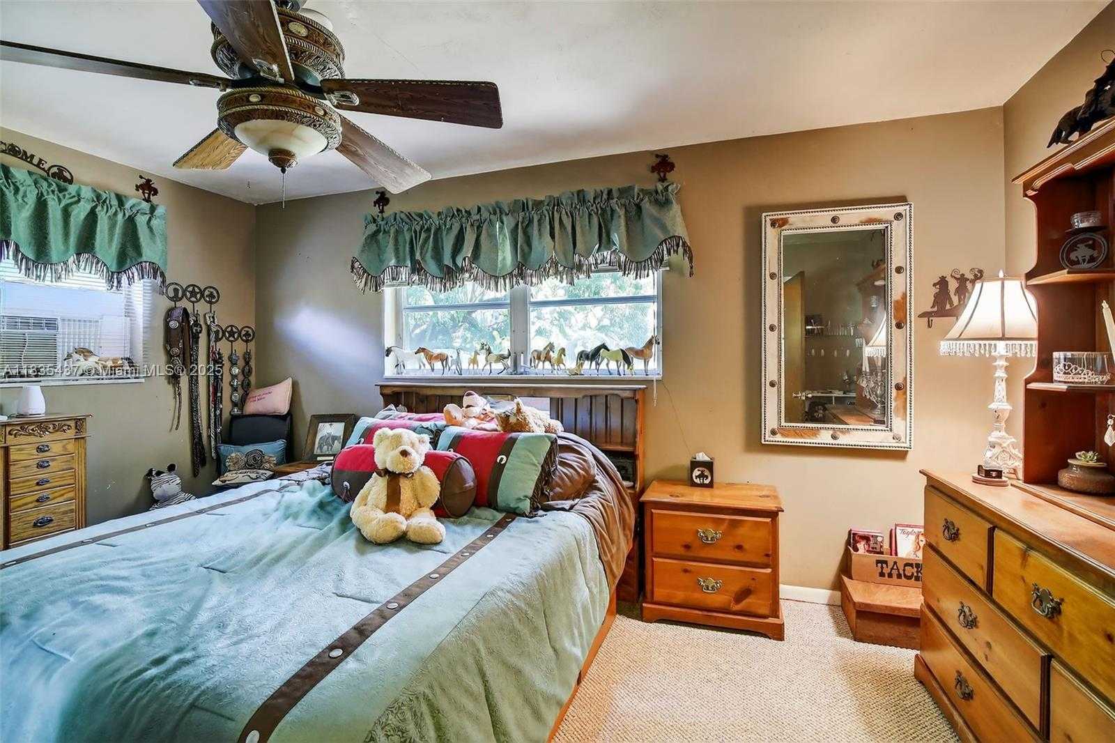 Small Image of 13851 SOUTH WEST 26TH ST, Davie Number 11