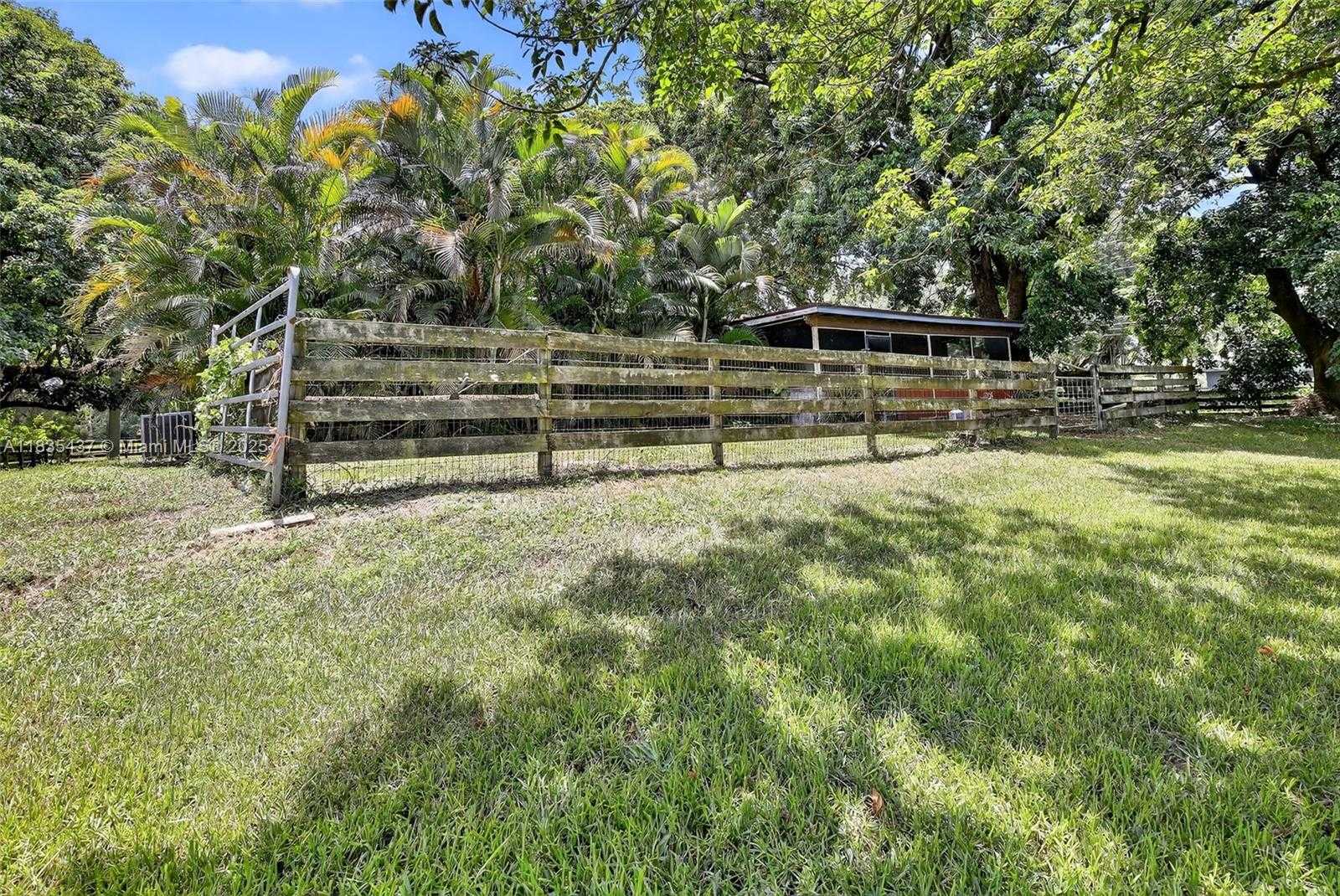Small Image of 13851 SOUTH WEST 26TH ST, Davie Number 20