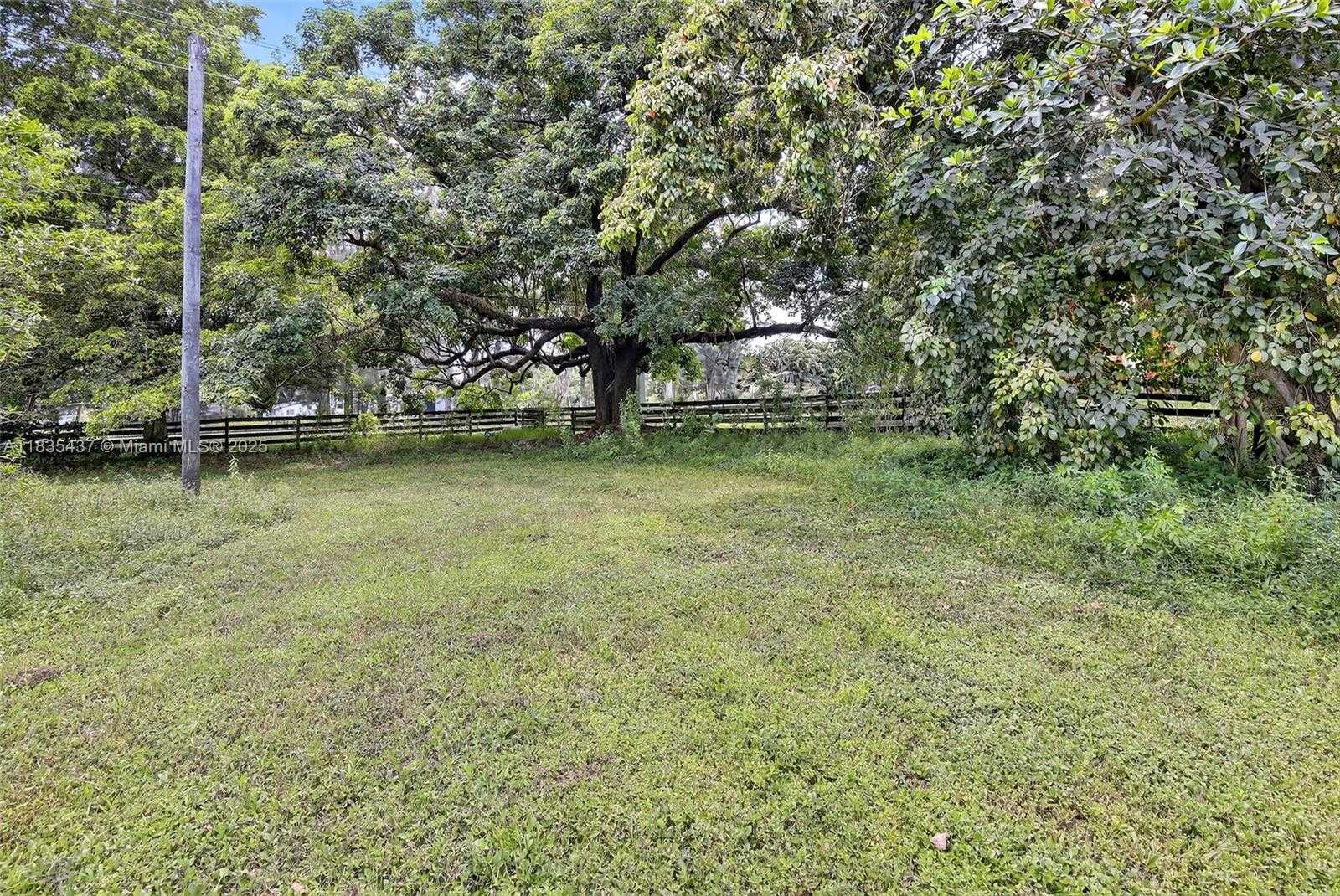 Small Image of 13851 SOUTH WEST 26TH ST, Davie Number 22