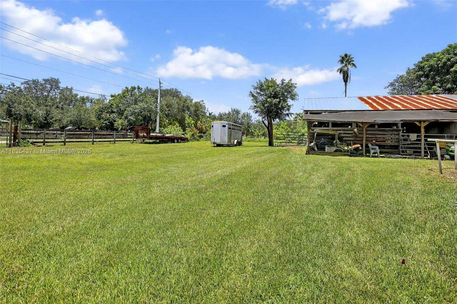 Small Image of 13851 SOUTH WEST 26TH ST, Davie Number 25