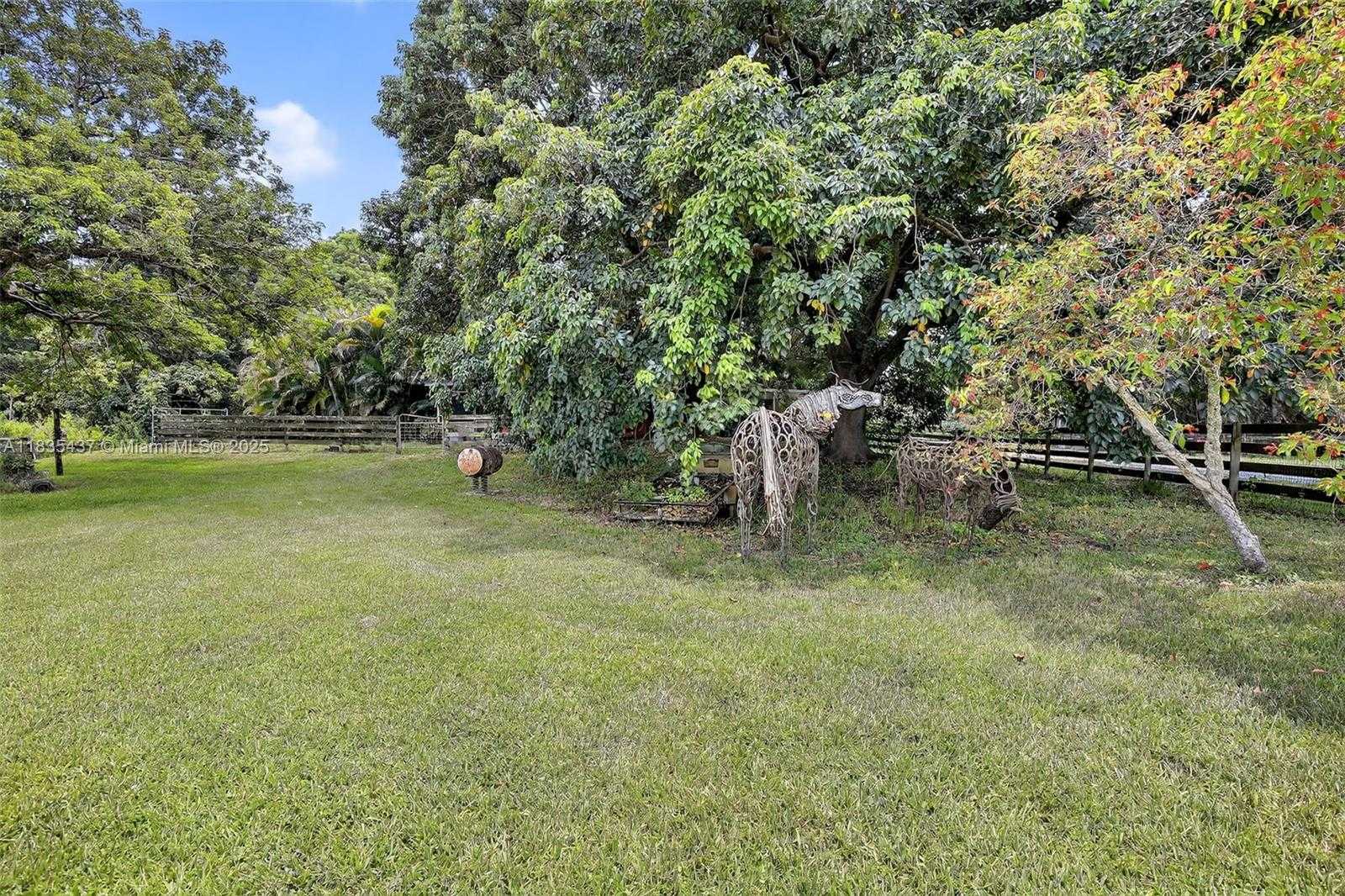 Small Image of 13851 SOUTH WEST 26TH ST, Davie Number 27