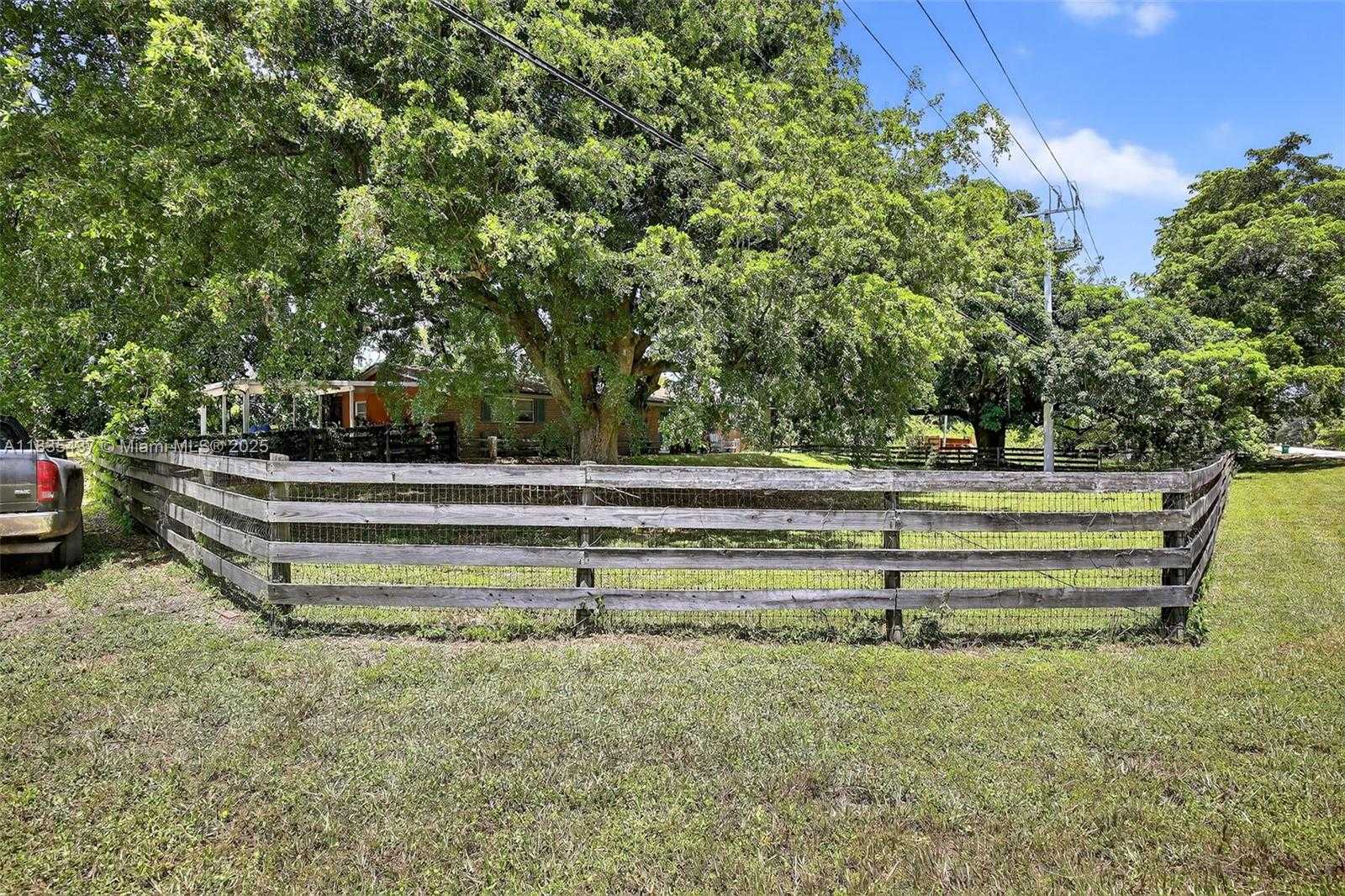 Small Image of 13851 SOUTH WEST 26TH ST, Davie Number 31