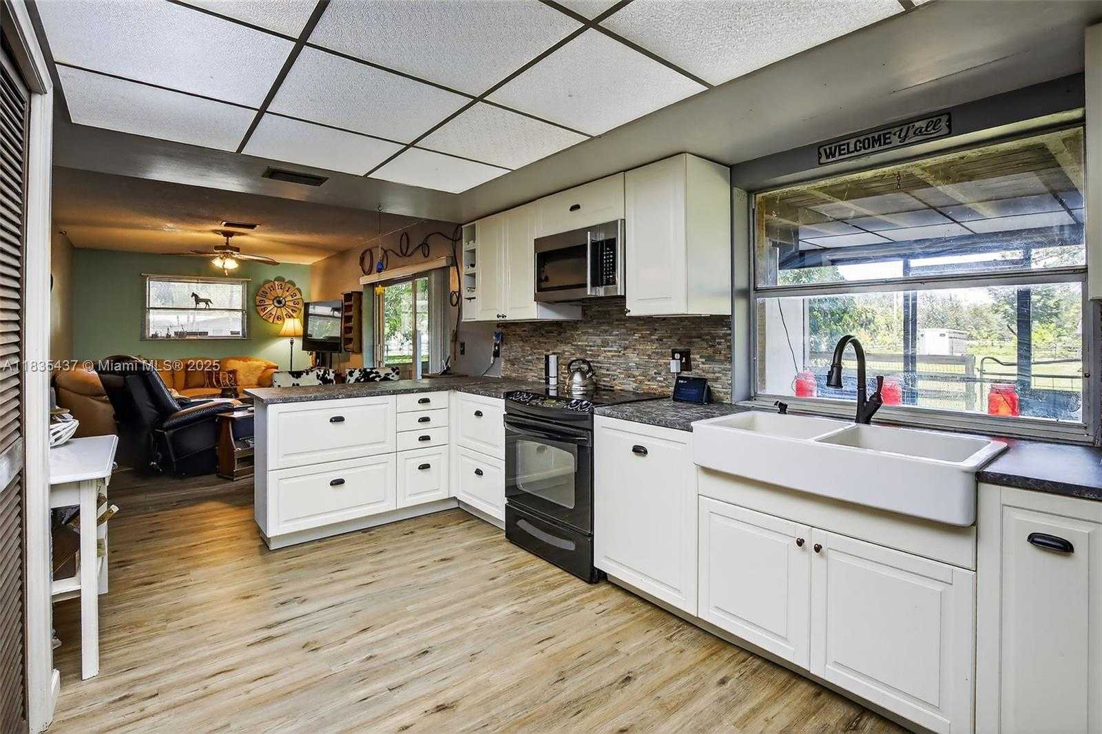 Small Image of 13851 SOUTH WEST 26TH ST, Davie Number 5