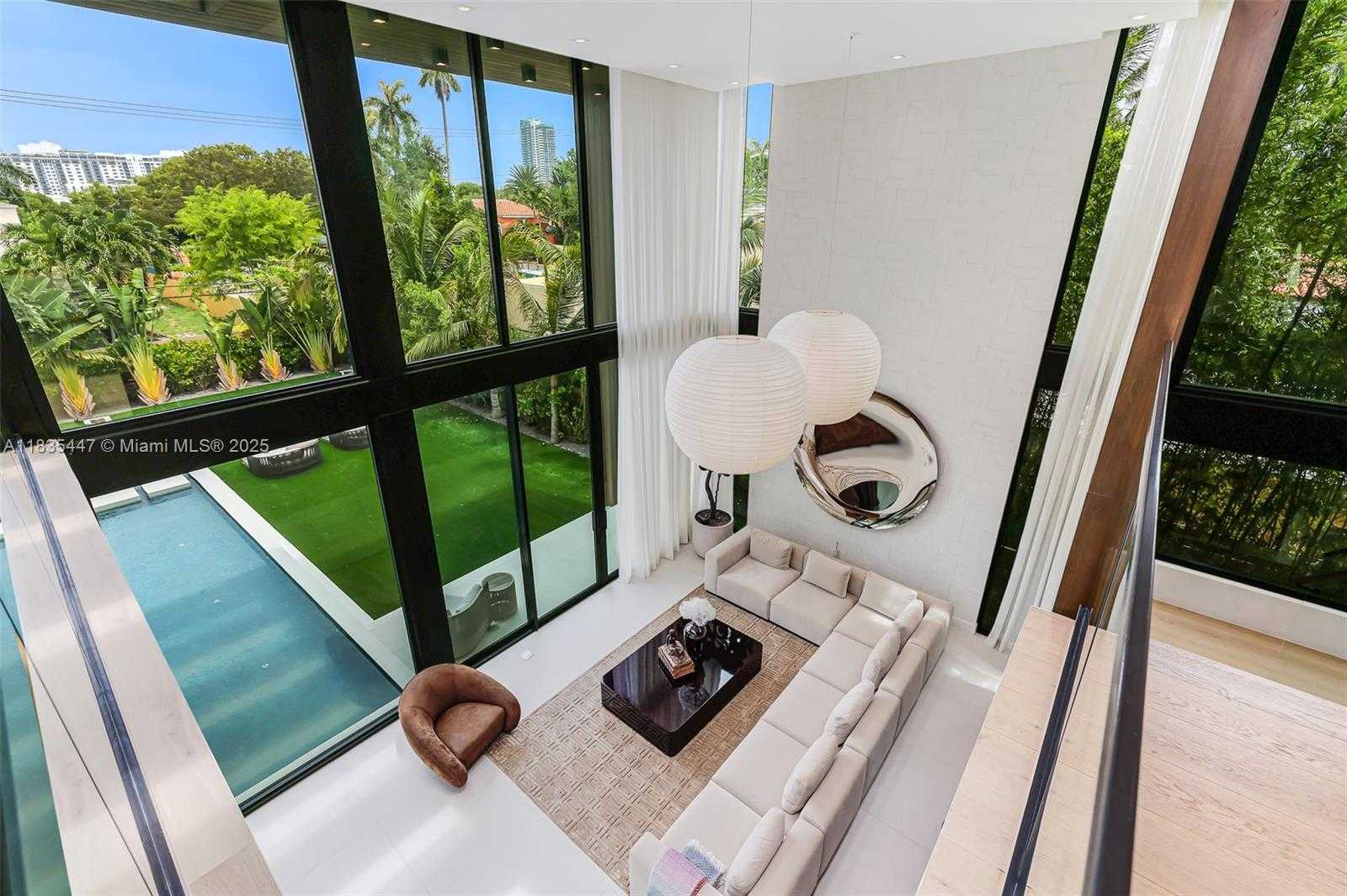 Small Image of 2355 MERIDIAN AVE, Miami Beach Number 10
