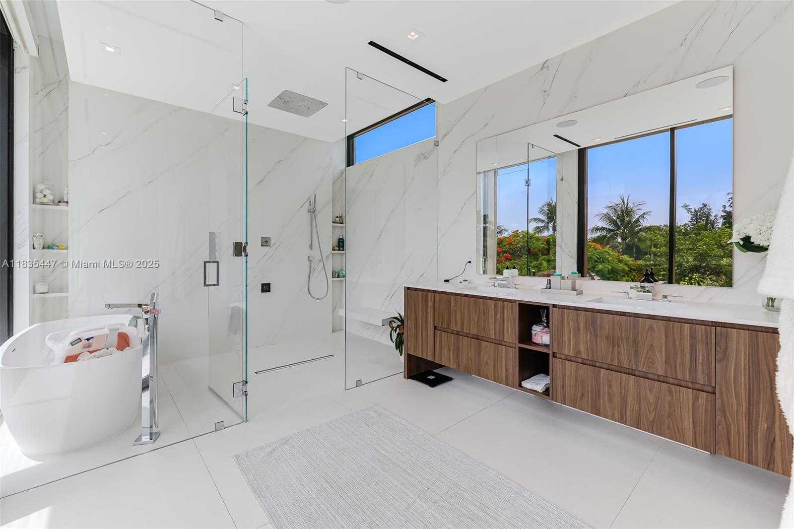 Small Image of 2355 MERIDIAN AVE, Miami Beach Number 13