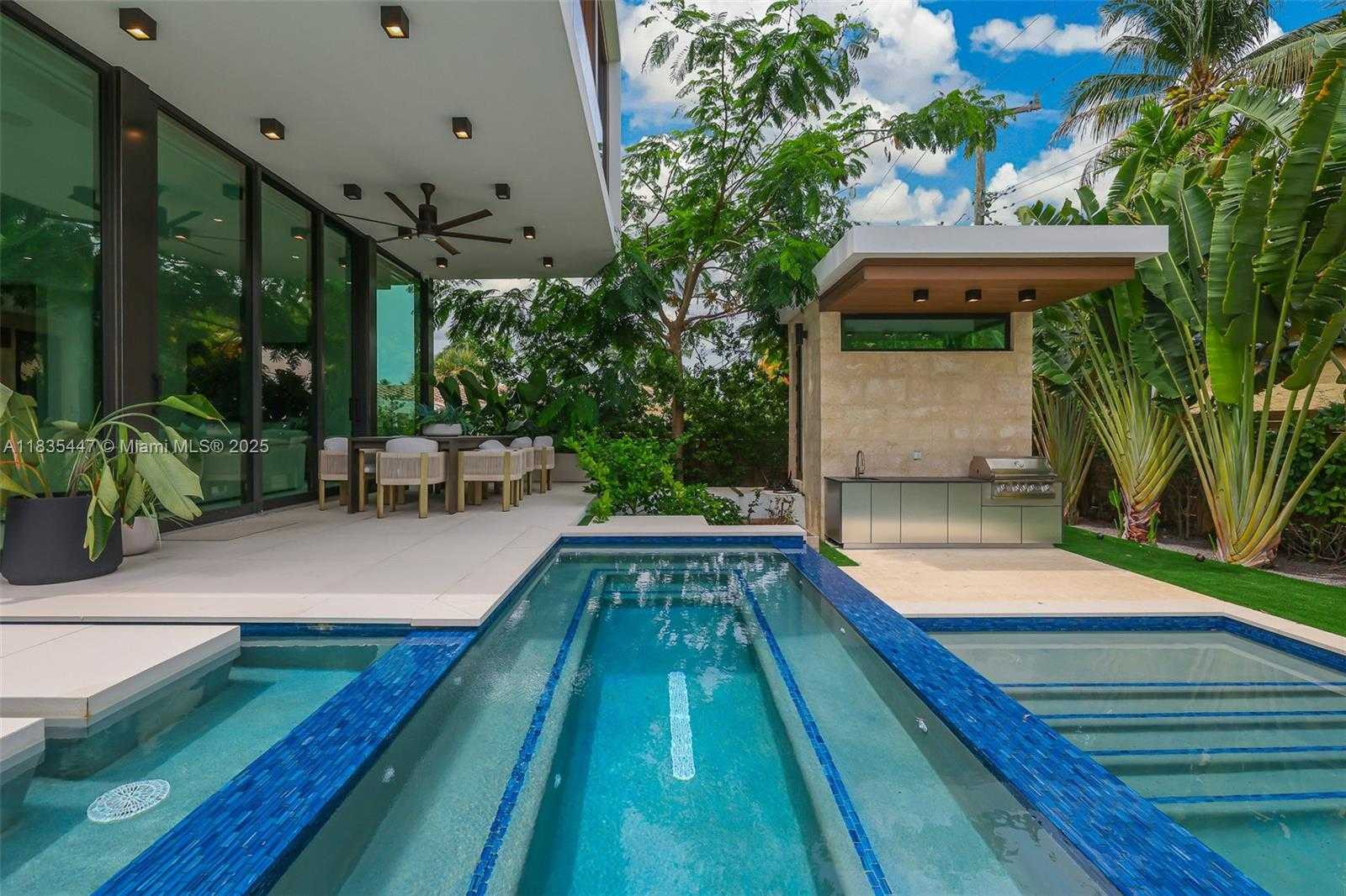 Small Image of 2355 MERIDIAN AVE, Miami Beach Number 18