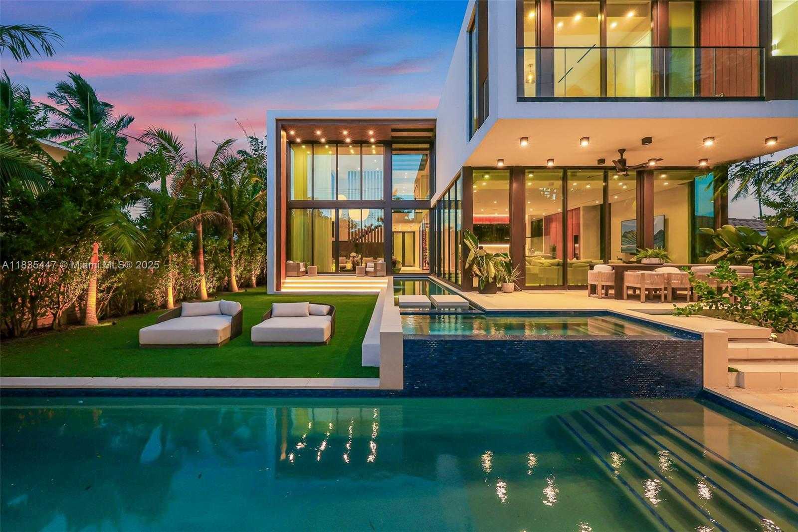 Small Image of 2355 MERIDIAN AVE, Miami Beach Number 20