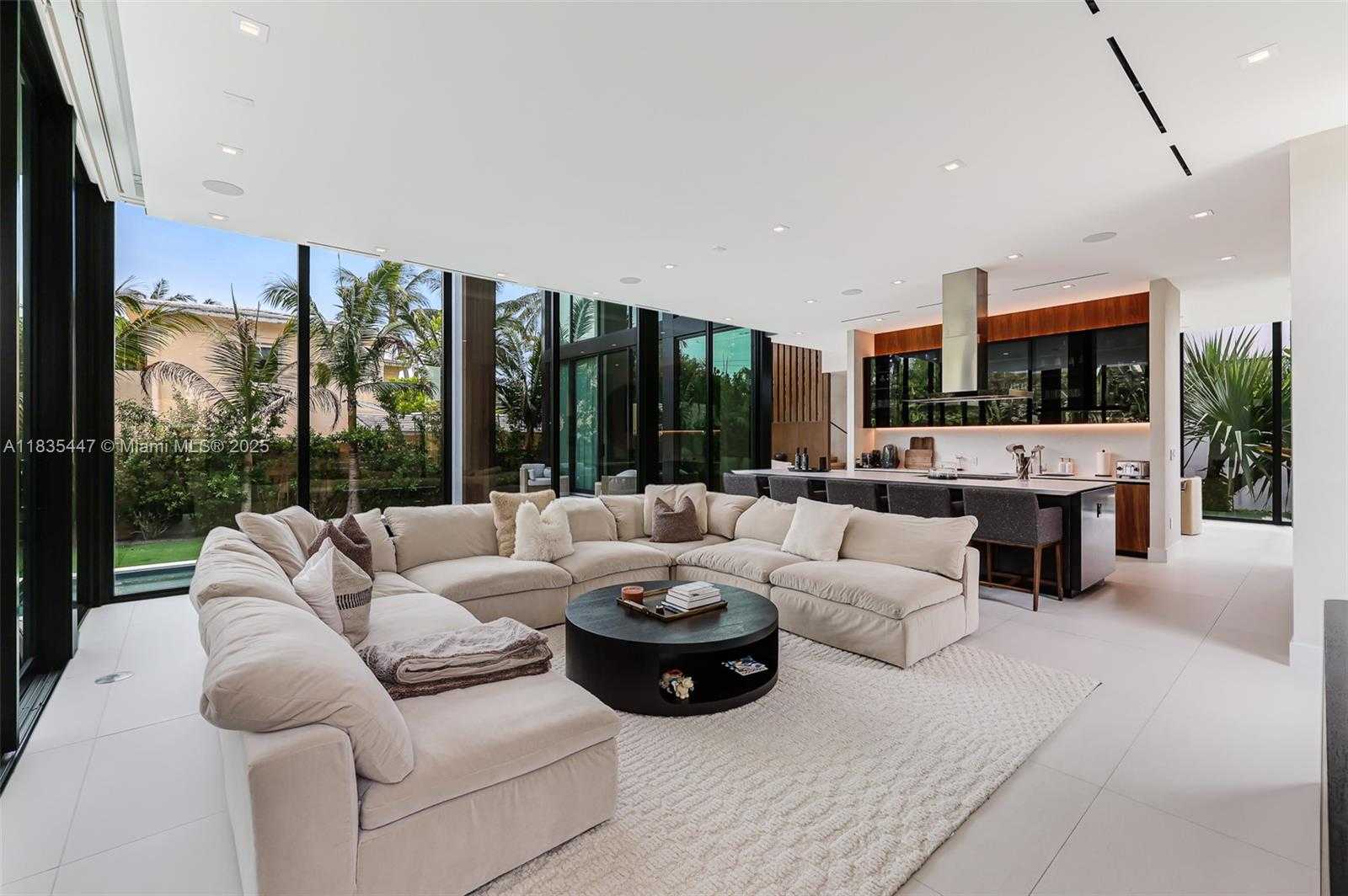 Small Image of 2355 MERIDIAN AVE, Miami Beach Number 6