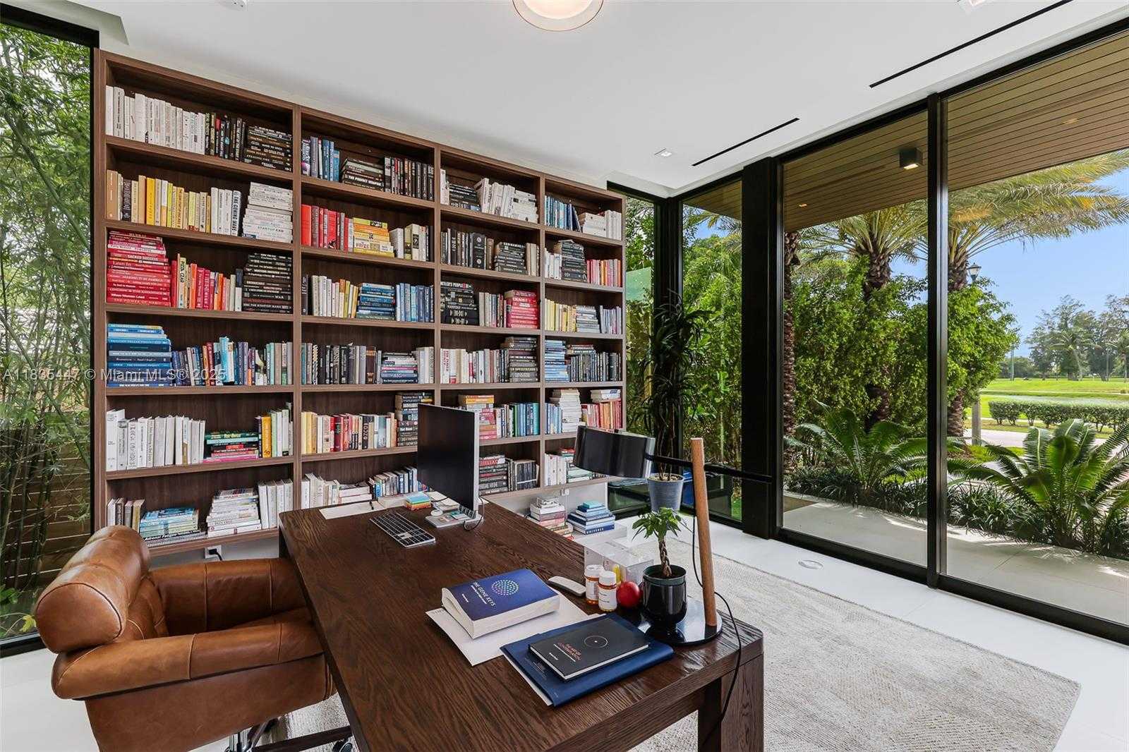 Small Image of 2355 MERIDIAN AVE, Miami Beach Number 8