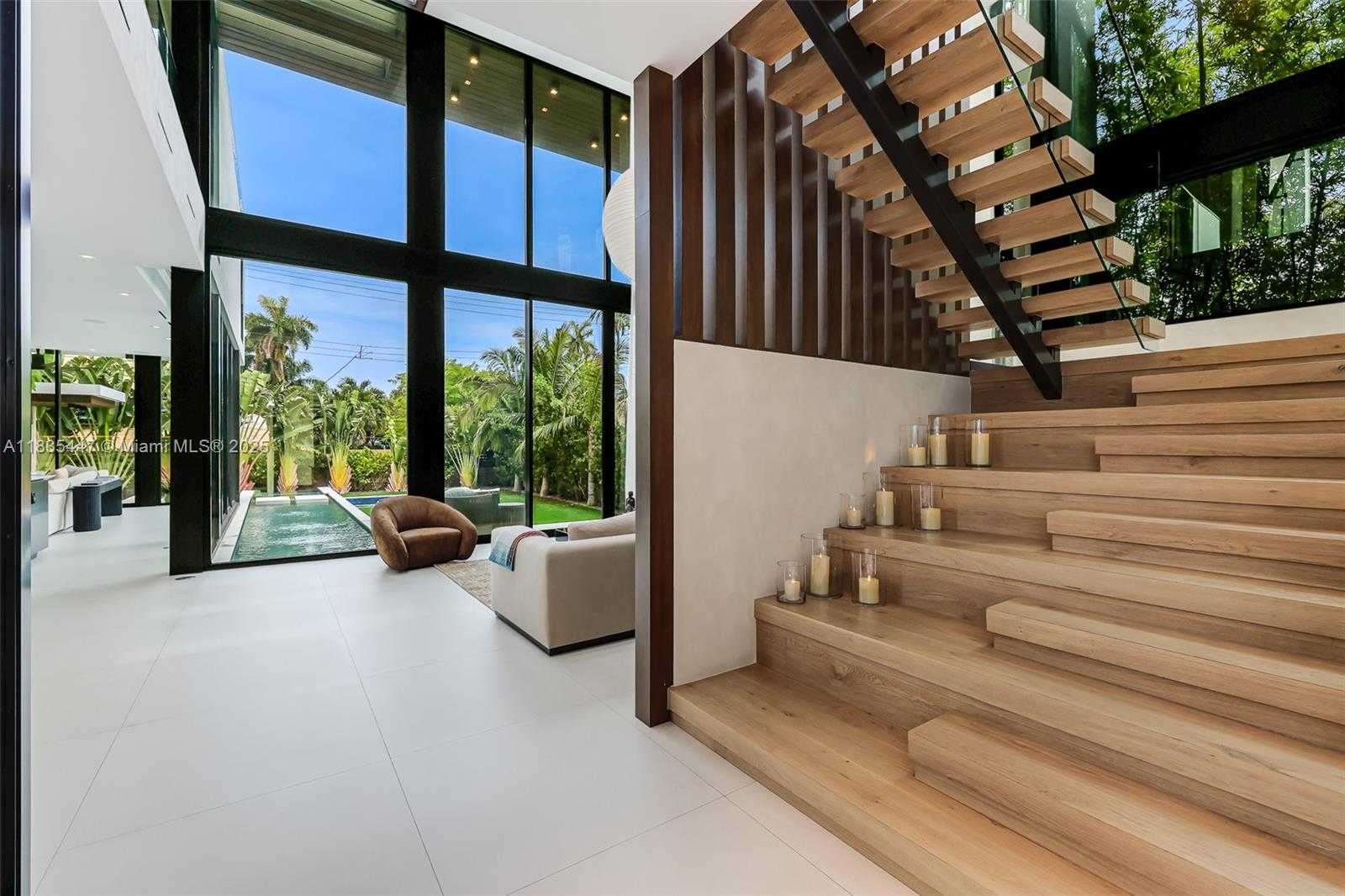 Small Image of 2355 MERIDIAN AVE, Miami Beach Number 9