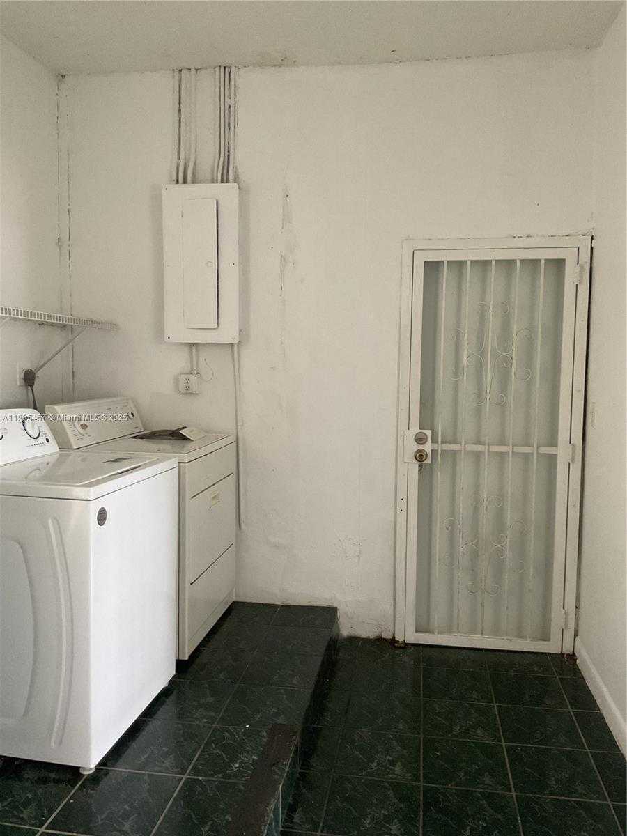 Small Image of 9000 SOUTH WEST 202ND TER, Cutler Bay Number 27