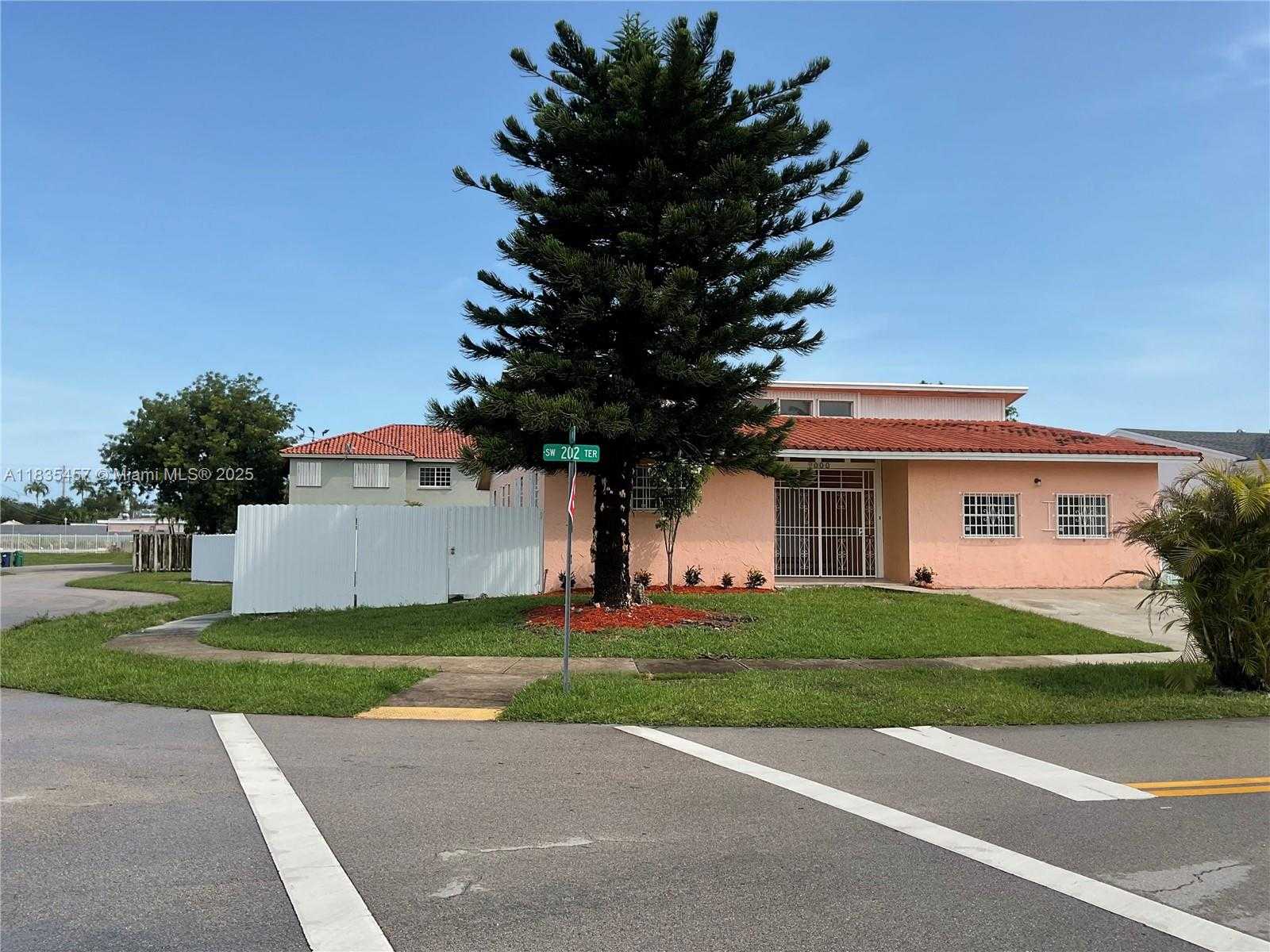 Small Image of 9000 SOUTH WEST 202ND TER, Cutler Bay Number 3