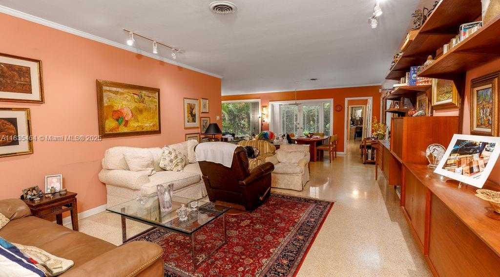 Small Image of 1530 CATALONIA AVE, Coral Gables Number 12