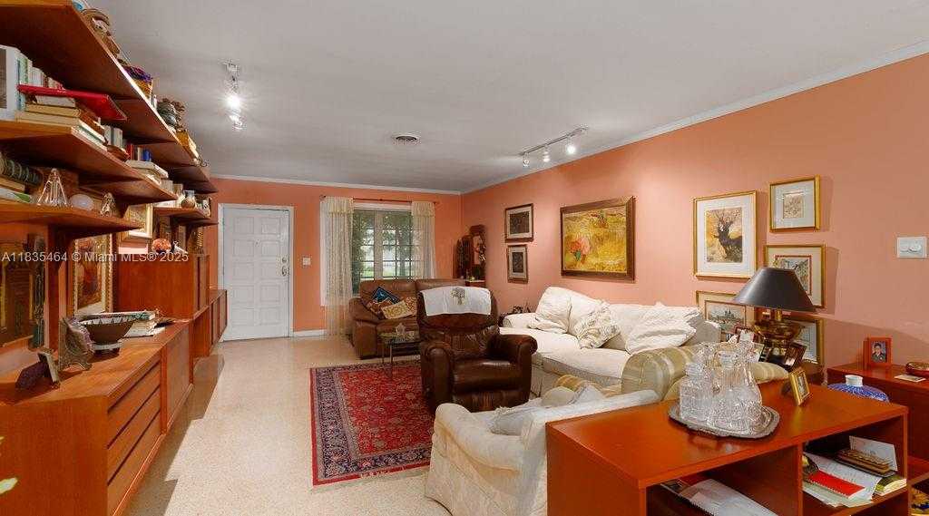 Small Image of 1530 CATALONIA AVE, Coral Gables Number 13