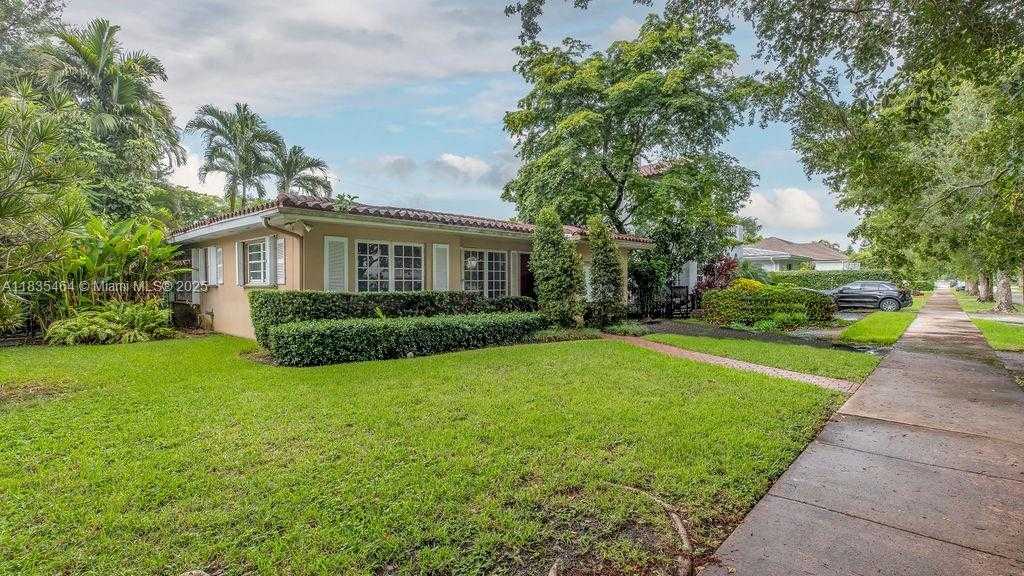 Small Image of 1530 CATALONIA AVE, Coral Gables Number 3