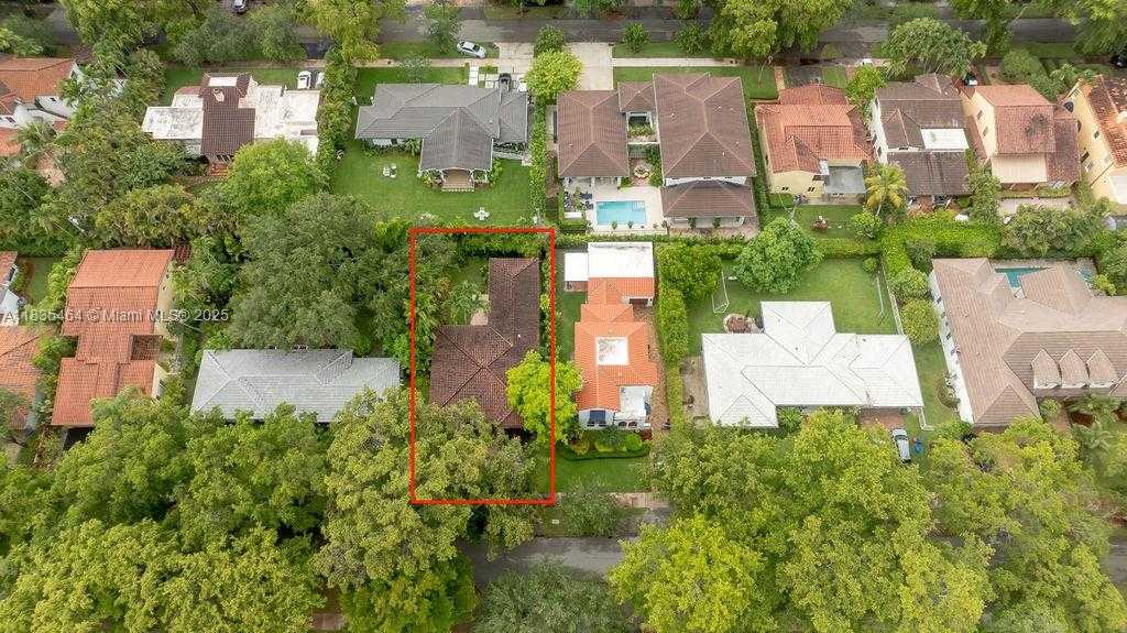 Small Image of 1530 CATALONIA AVE, Coral Gables Number 8