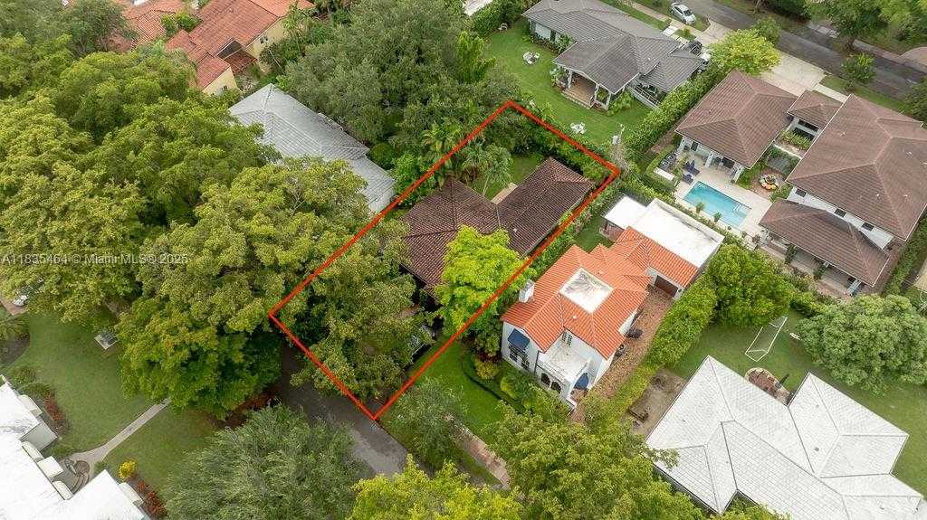 Small Image of 1530 CATALONIA AVE, Coral Gables Number 9