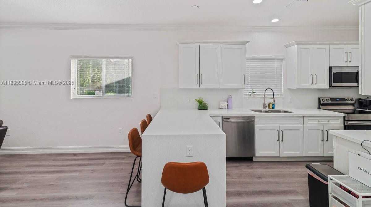 Small Image of 1941 NORTH WEST 151ST ST, Miami Gardens Number 11