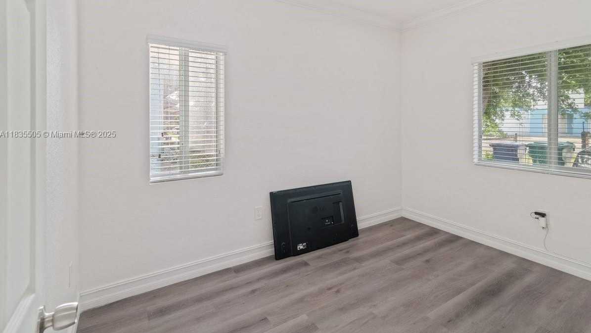 Small Image of 1941 NORTH WEST 151ST ST, Miami Gardens Number 3