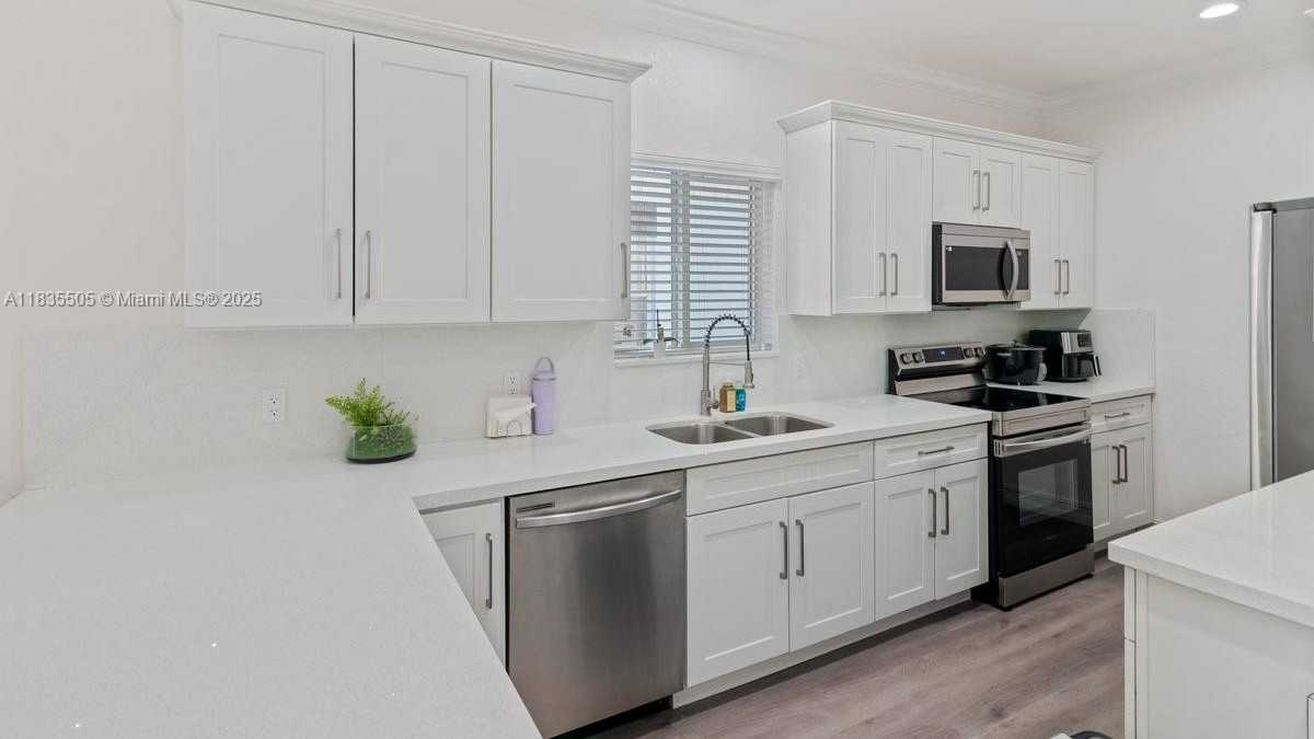Small Image of 1941 NORTH WEST 151ST ST, Miami Gardens Number 8