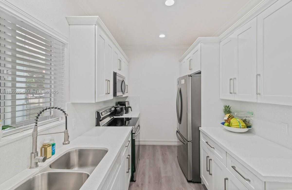 Small Image of 1941 NORTH WEST 151ST ST, Miami Gardens Number 9