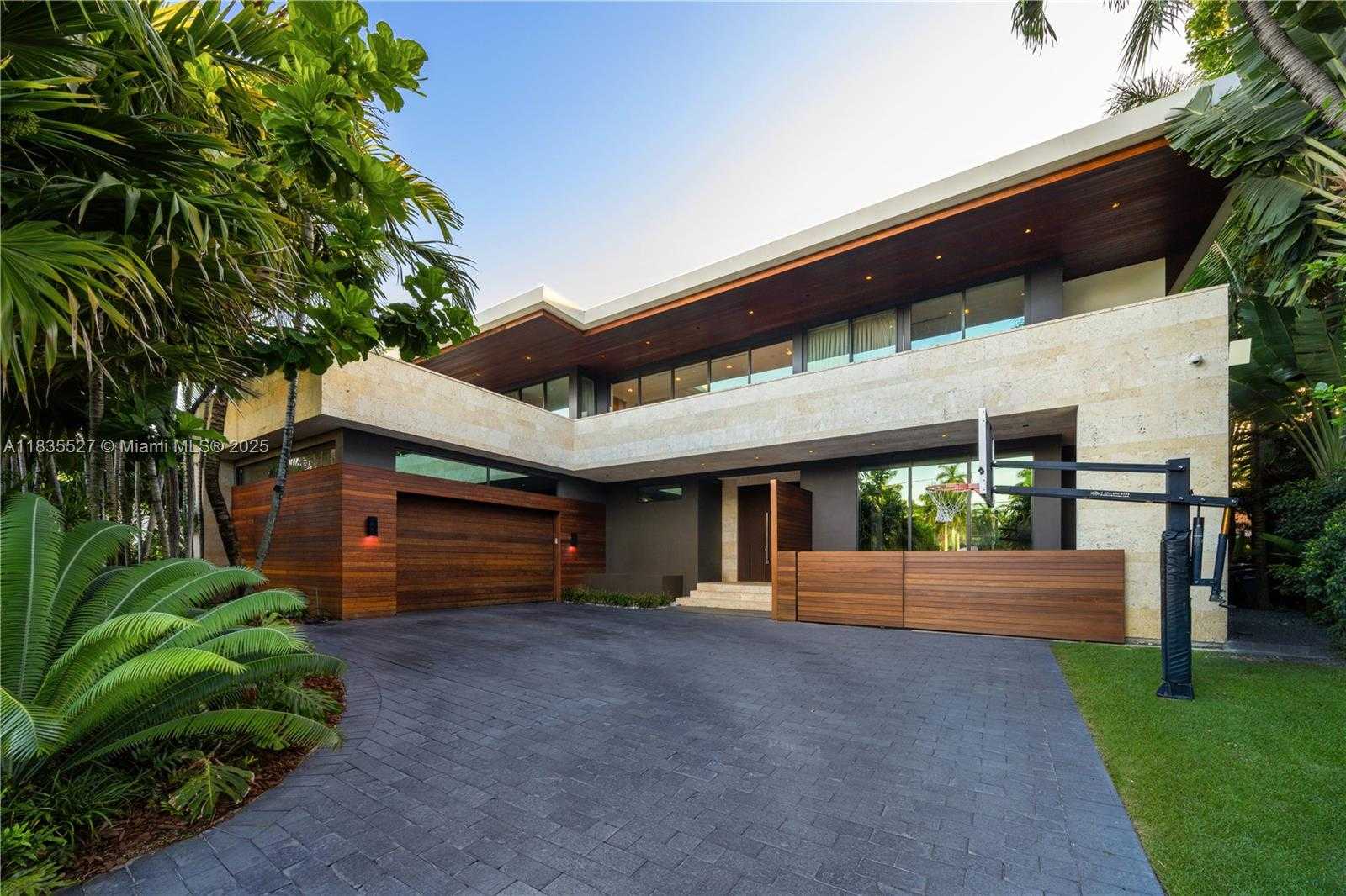 Small Image of 126 WEST SAN MARINO DR, Miami Beach Number 15
