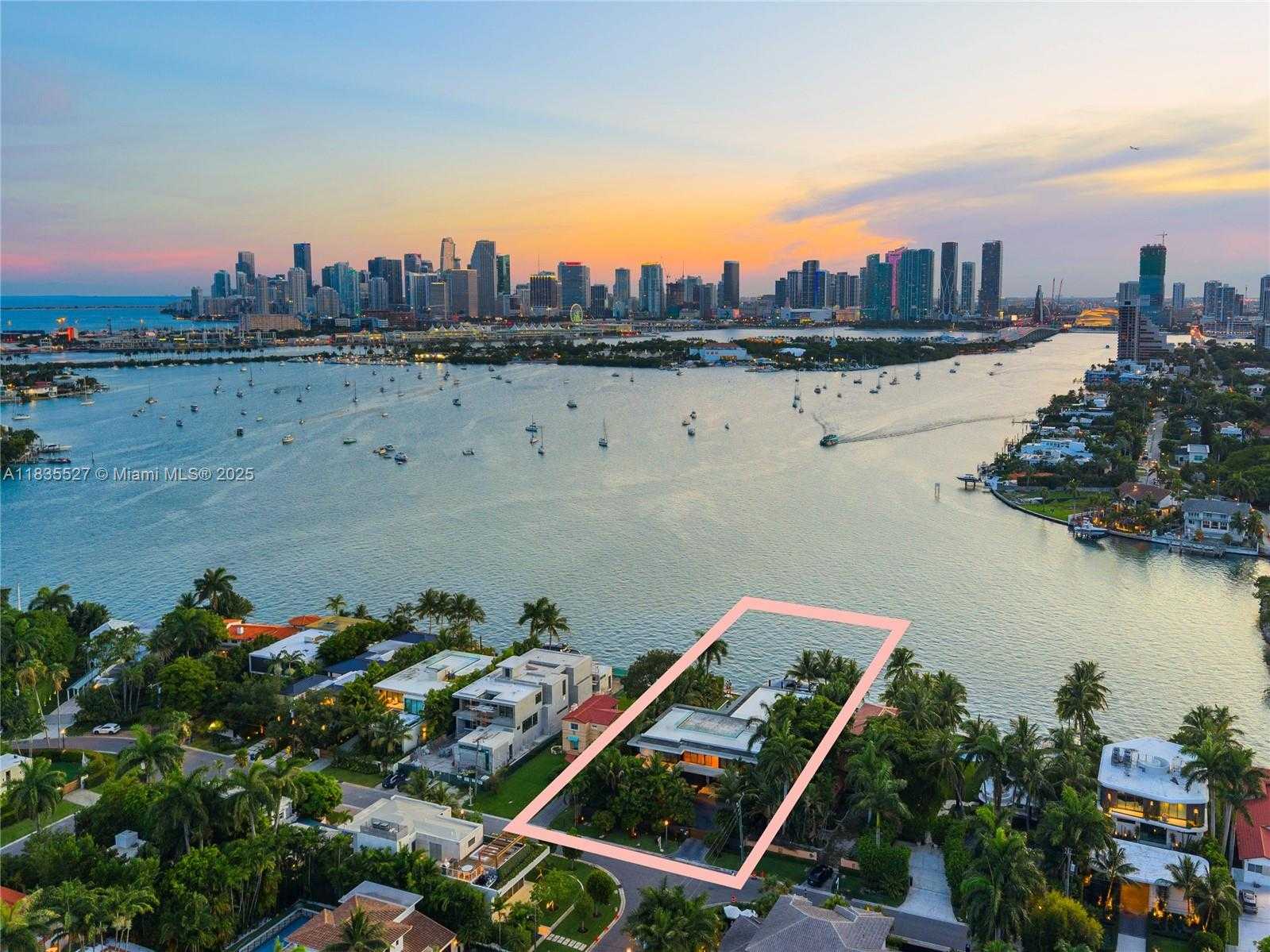 Small Image of 126 WEST SAN MARINO DR, Miami Beach Number 2