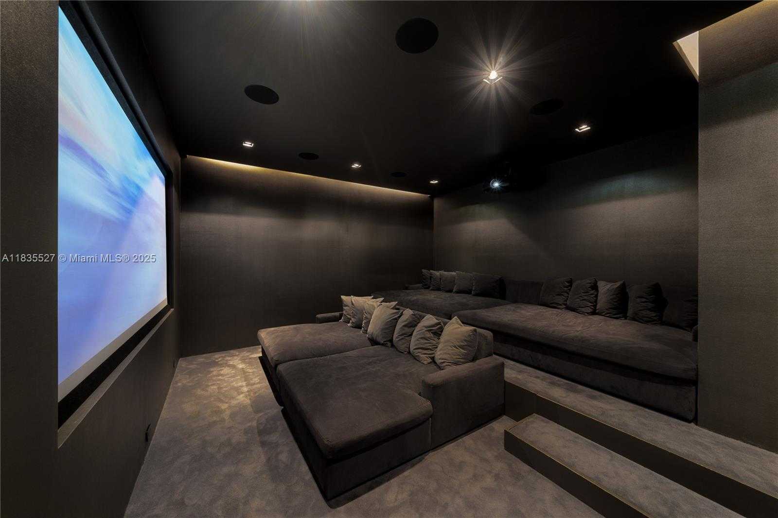 Small Image of 126 WEST SAN MARINO DR, Miami Beach Number 21