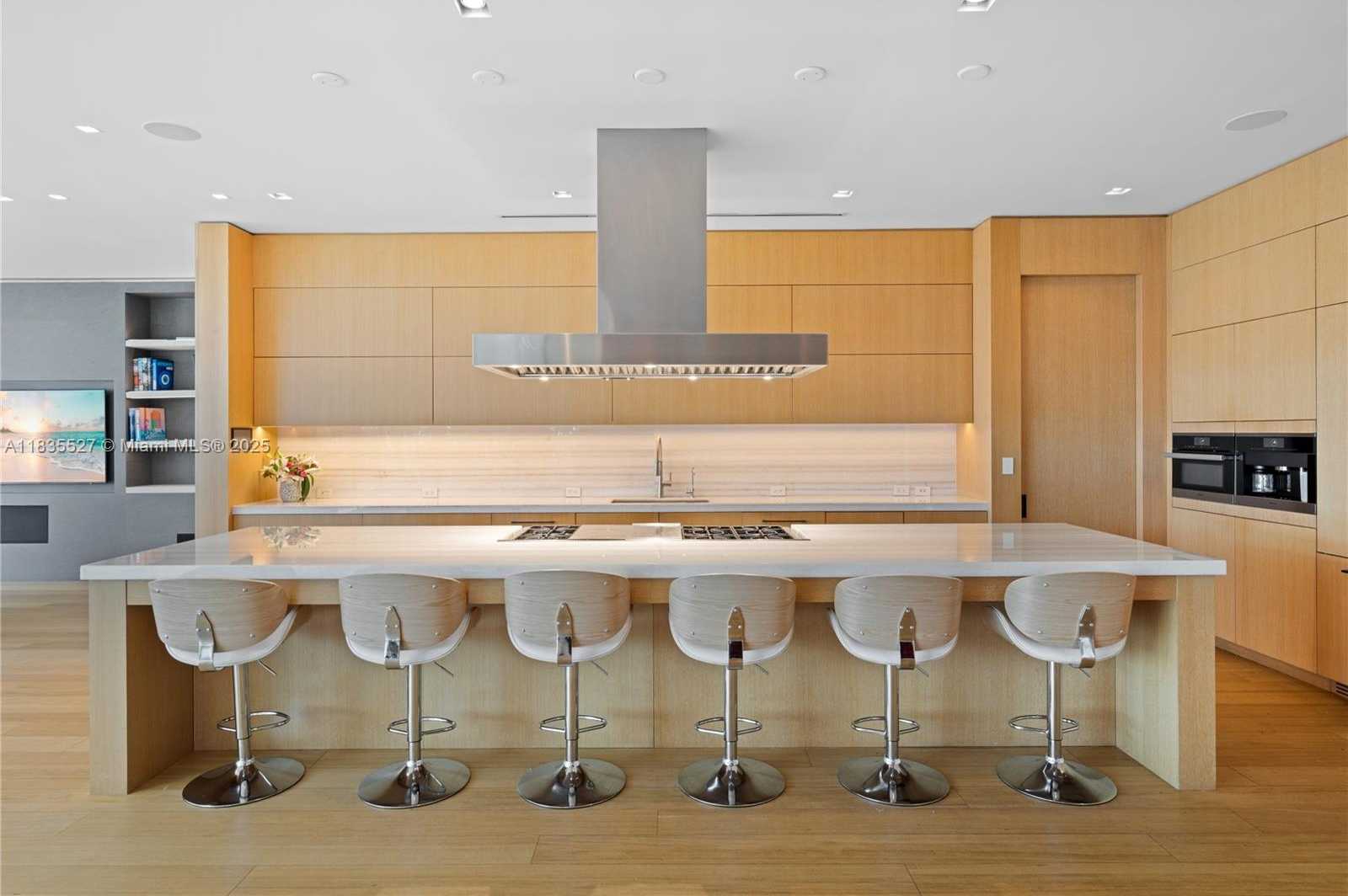 Small Image of 126 WEST SAN MARINO DR, Miami Beach Number 23