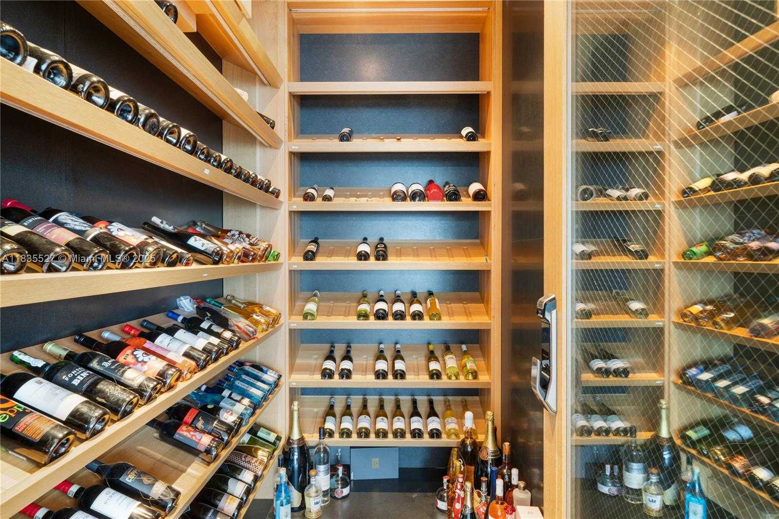 Small Image of 126 WEST SAN MARINO DR, Miami Beach Number 24