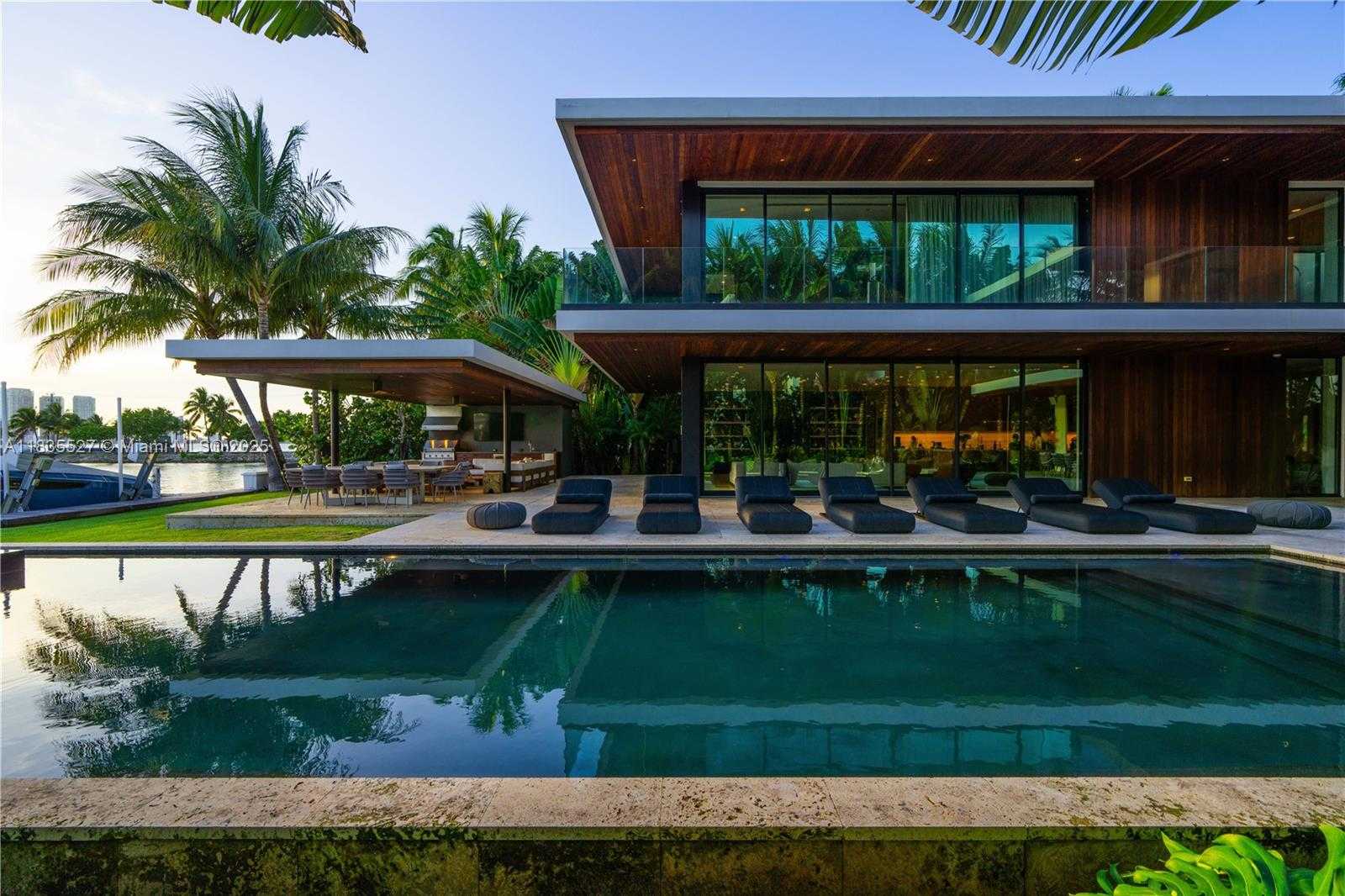 Small Image of 126 WEST SAN MARINO DR, Miami Beach Number 28