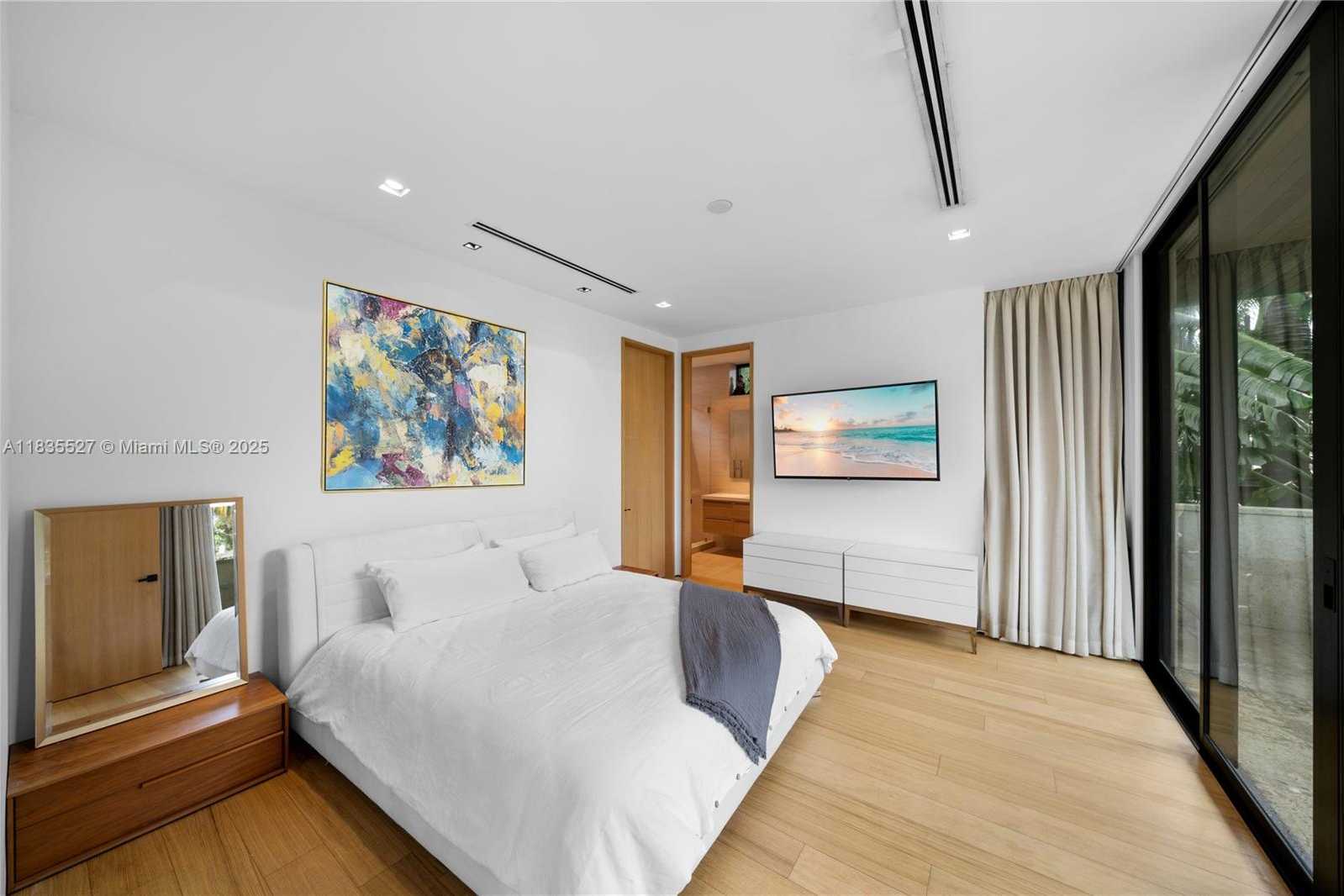 Small Image of 126 WEST SAN MARINO DR, Miami Beach Number 59