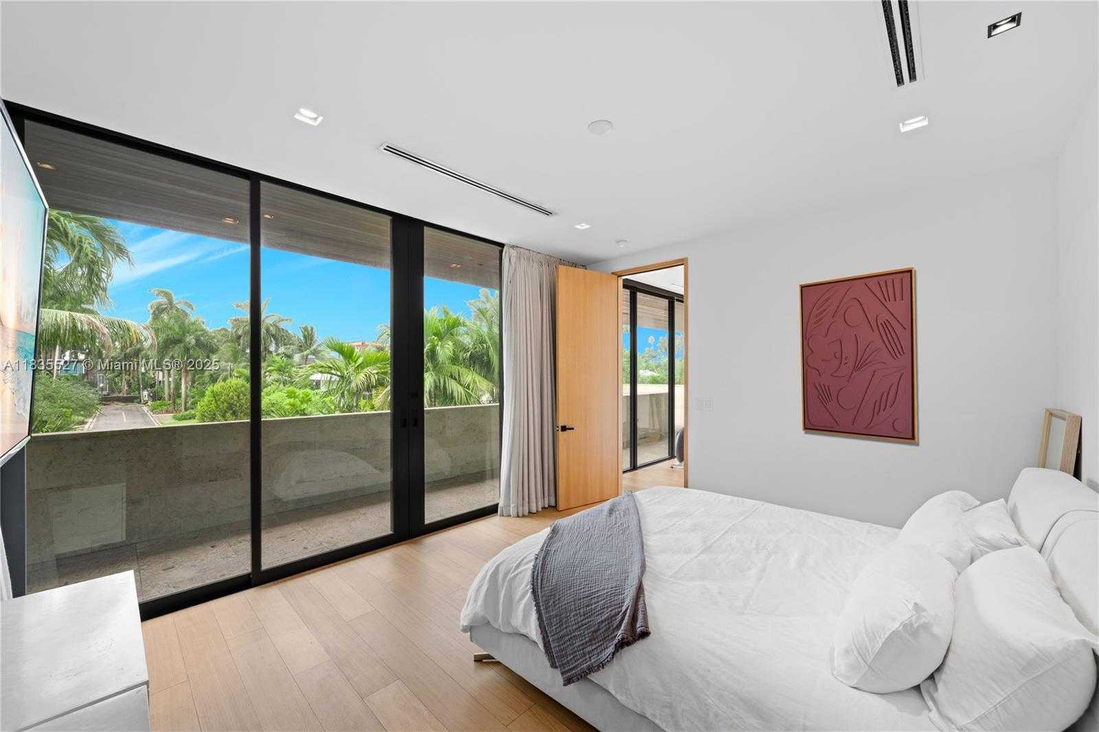 Small Image of 126 WEST SAN MARINO DR, Miami Beach Number 60