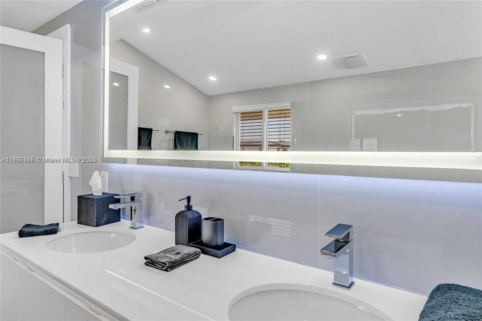 Small Image of 90 NORTH BOUNTY LN, Key Largo Number 22