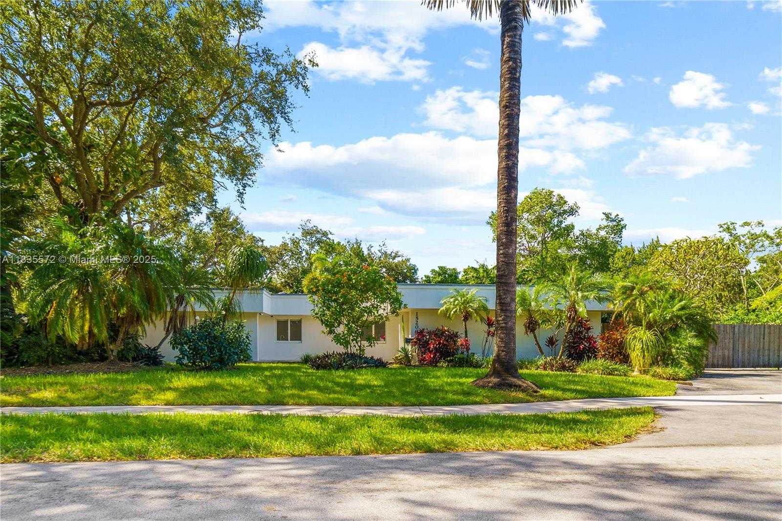 Small Image of 15200 SOUTH WEST 81ST AVE, Palmetto Bay Number 2