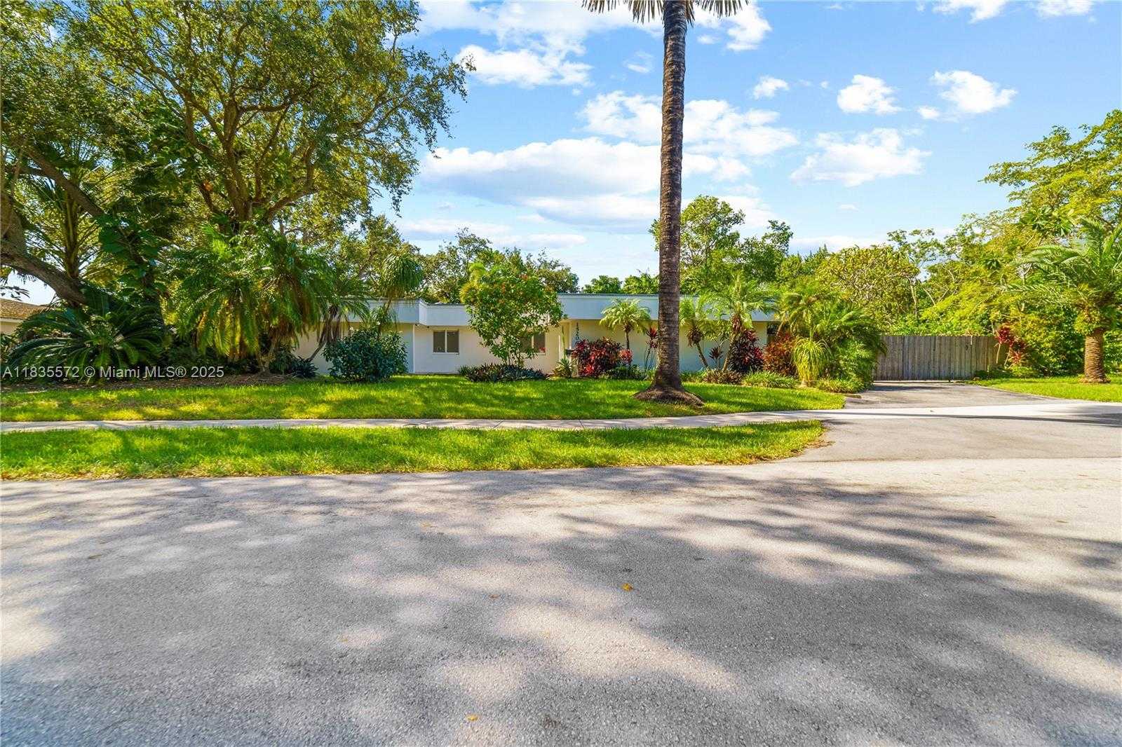 Small Image of 15200 SOUTH WEST 81ST AVE, Palmetto Bay Number 3