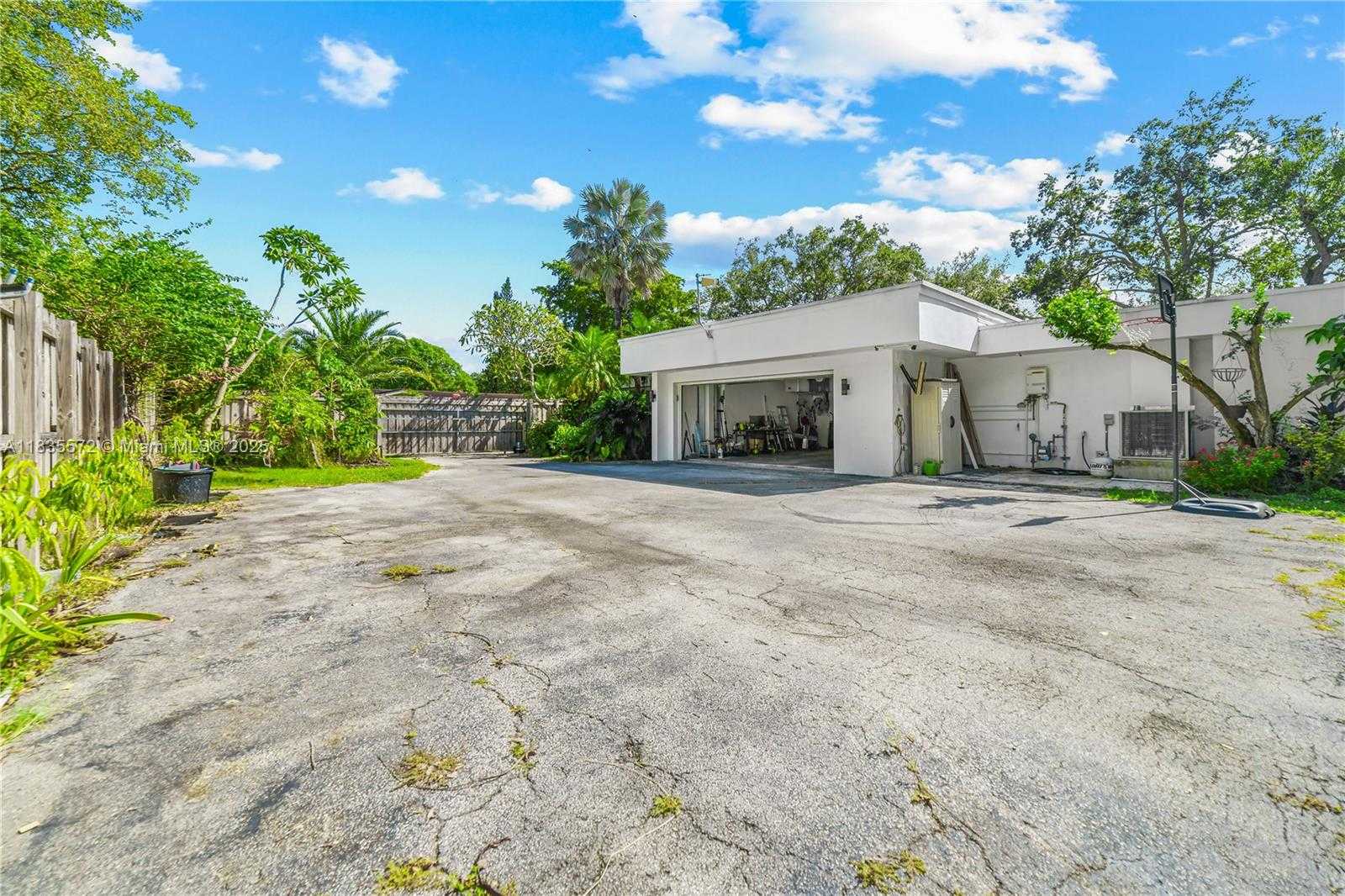 Small Image of 15200 SOUTH WEST 81ST AVE, Palmetto Bay Number 43