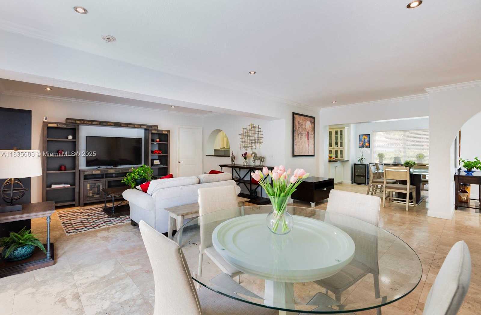 Small Image of 6302 SOUTH WEST 44TH ST, South Miami Number 11
