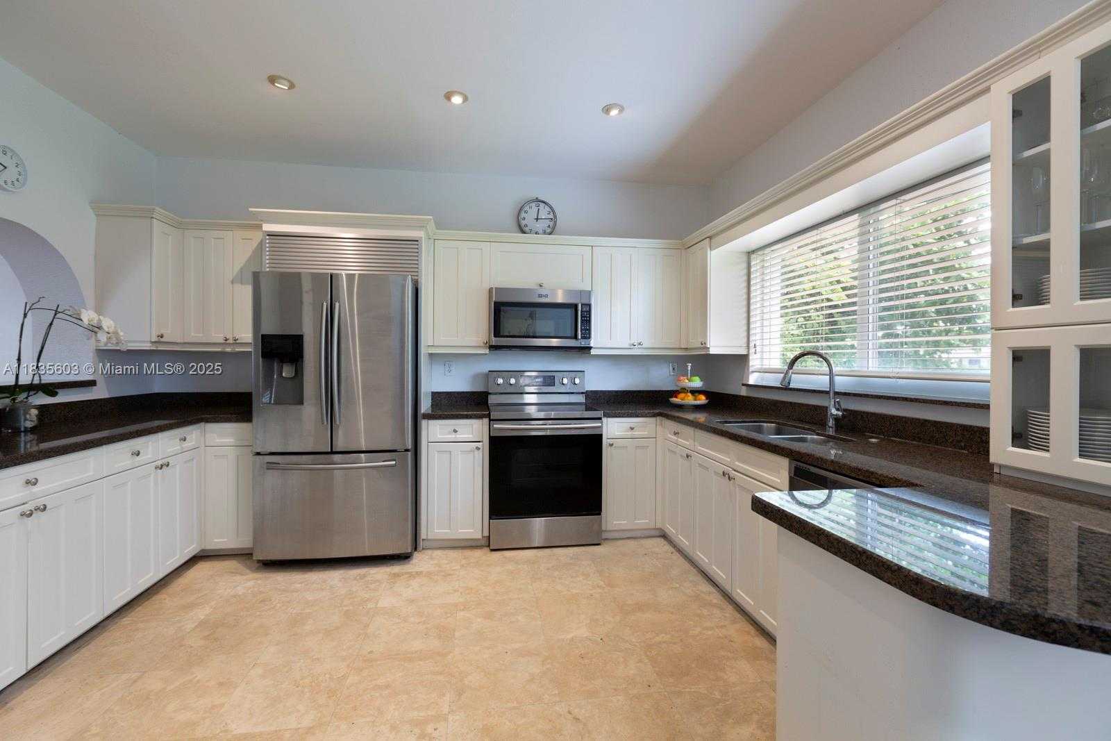 Small Image of 6302 SOUTH WEST 44TH ST, South Miami Number 14