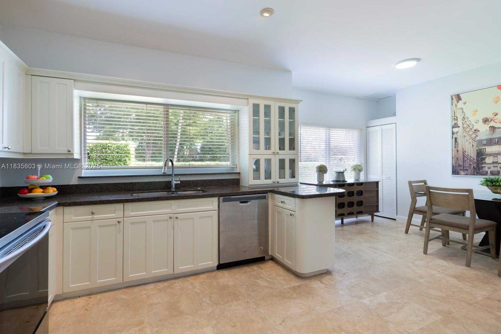 Small Image of 6302 SOUTH WEST 44TH ST, South Miami Number 15