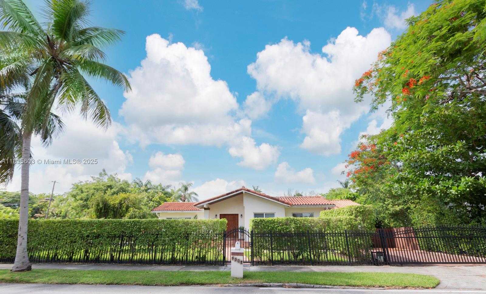 Small Image of 6302 SOUTH WEST 44TH ST, South Miami Number 2