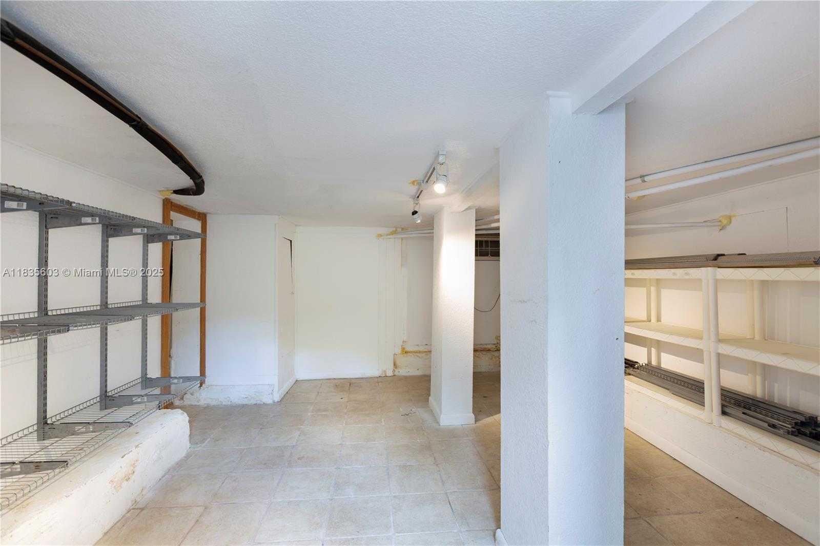 Small Image of 6302 SOUTH WEST 44TH ST, South Miami Number 27