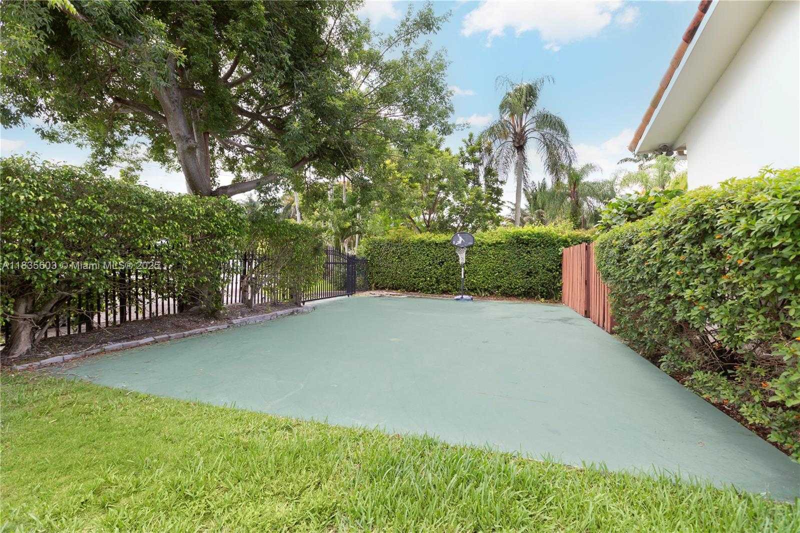 Small Image of 6302 SOUTH WEST 44TH ST, South Miami Number 5