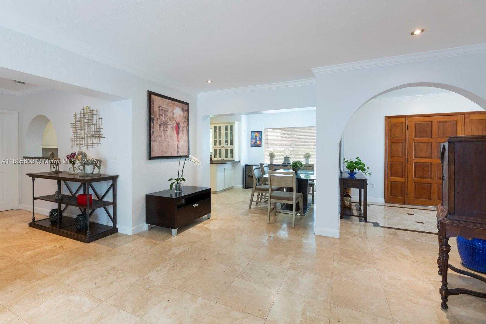 Small Image of 6302 SOUTH WEST 44TH ST, South Miami Number 7