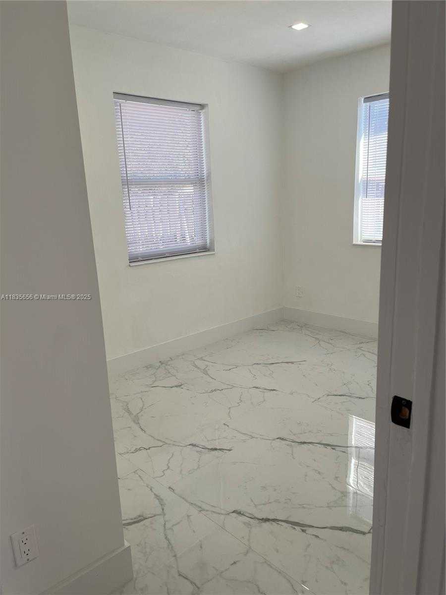 Small Image of 5301 NORTH EAST 17TH AVE, Pompano Beach Number 12