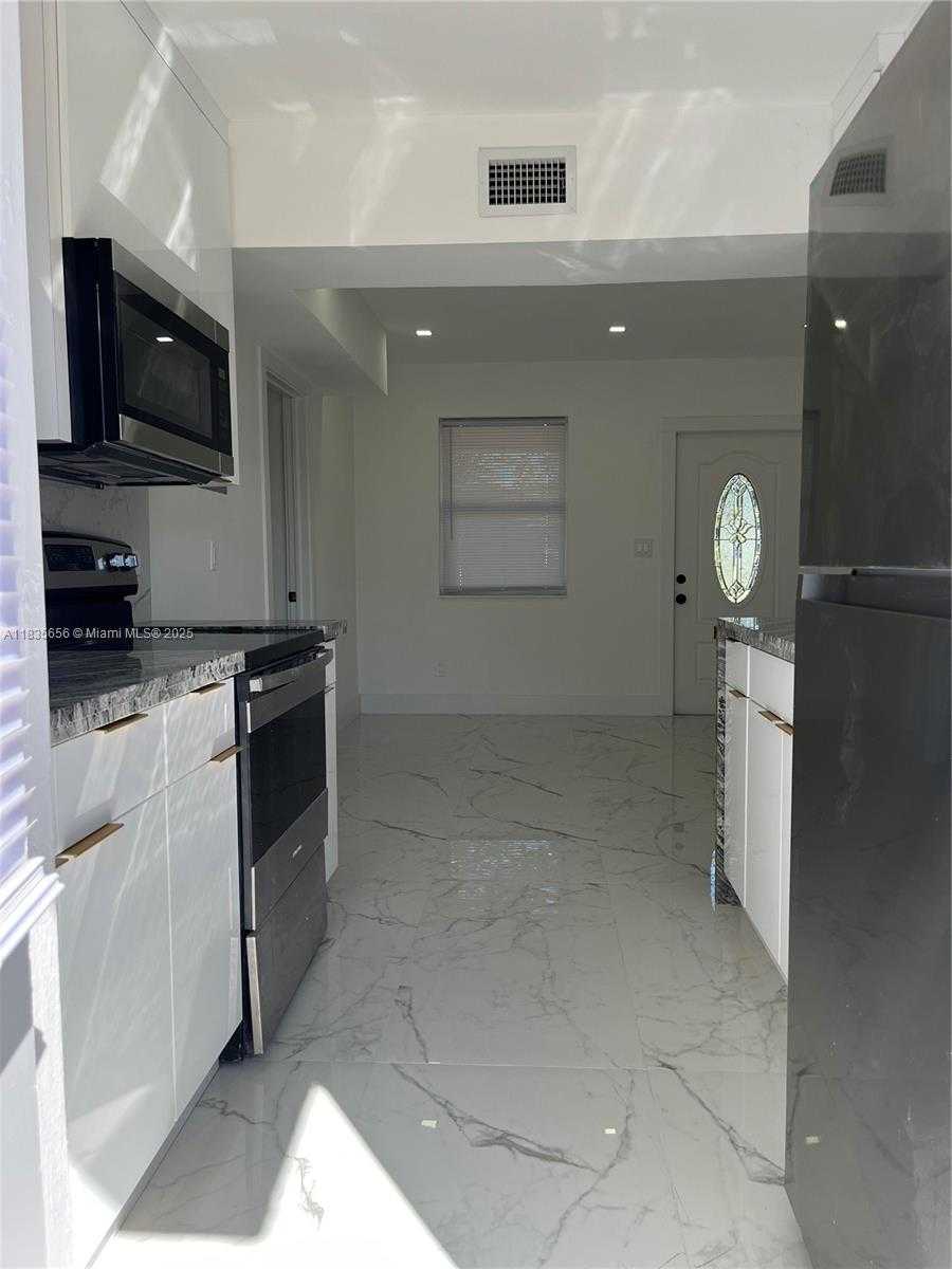 Small Image of 5301 NORTH EAST 17TH AVE, Pompano Beach Number 7