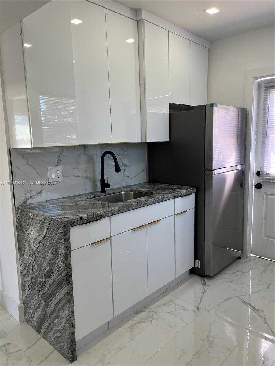Small Image of 5301 NORTH EAST 17TH AVE, Pompano Beach Number 8