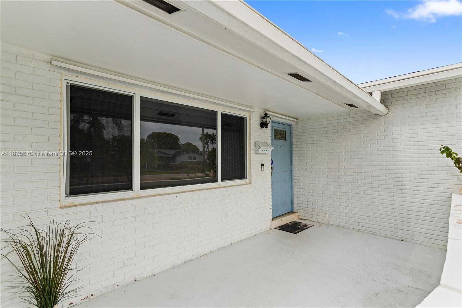 Small Image of 4515 JACKSON ST, Hollywood Number 2