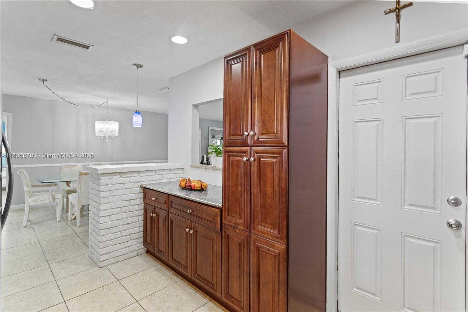 Small Image of 4515 JACKSON ST, Hollywood Number 24